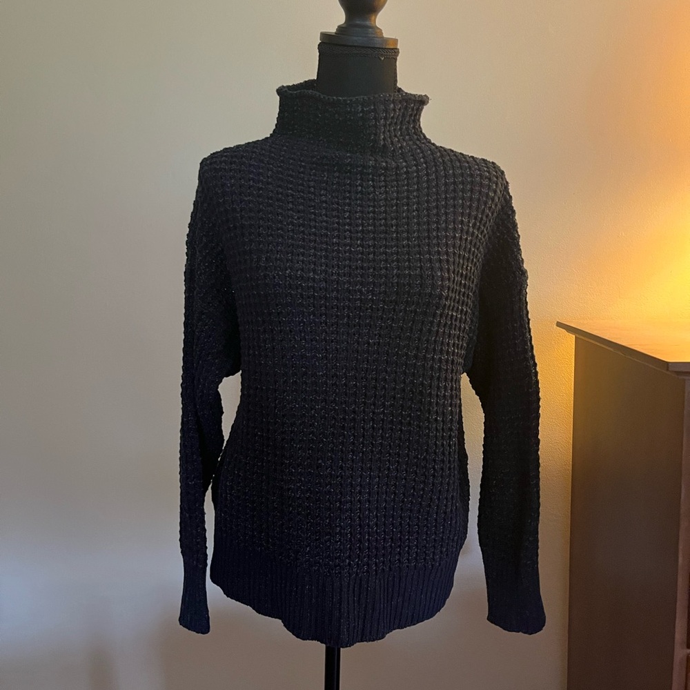 American Eagle Marbled Navy Knit Sweater